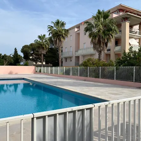 Large T4 With Pool Terrace And On Foot